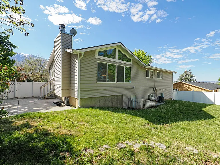 9062 S Daybreak Dr — Photo 24