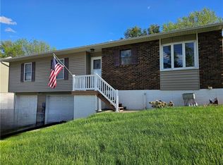 3006 Cook Rd, Saint Joseph, MO 64506