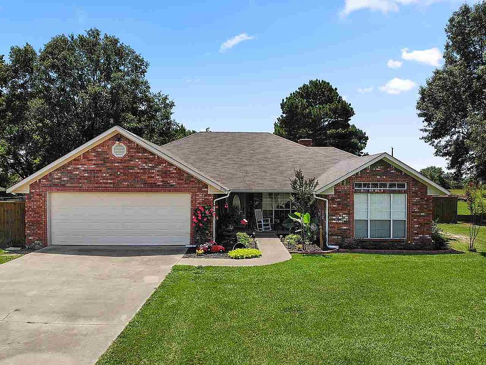 1st image of 228 Chrystal Ln