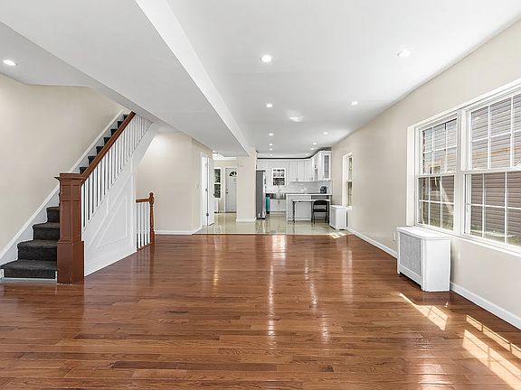 3rd image of 11415 208th St