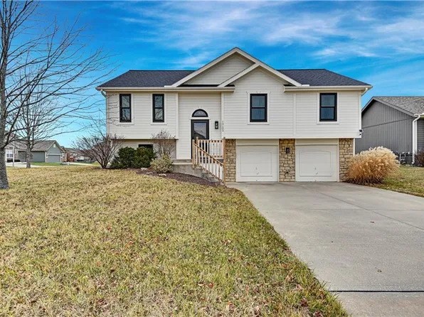10102 N Lewis Ave, Kansas City, MO 64157