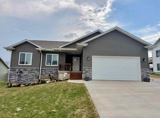 425 Galileo Dr, Riverside, IA 52327