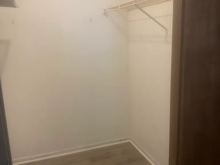 549 E Shag Bark Ln #B — Photo 4