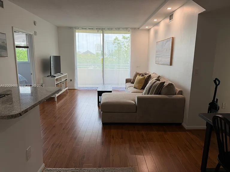 18800 NE 29th Ave #302 — Photo 7