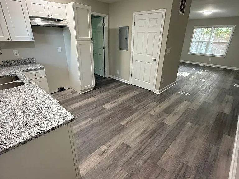 116 Bennett Ct — Photo 3