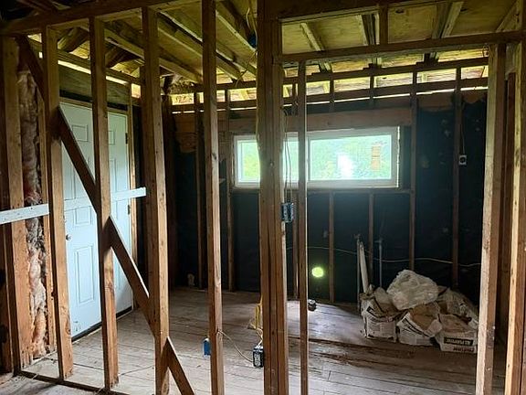 5th image of 3819 Swanee St