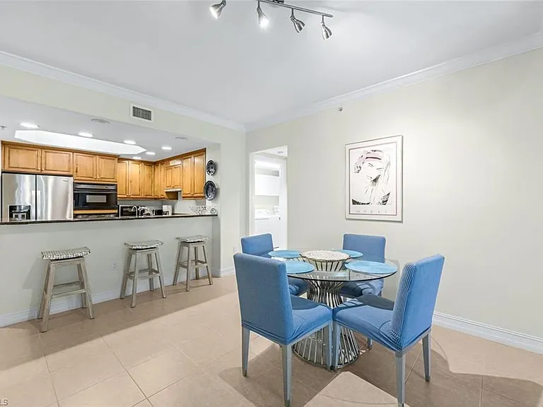 2728 Tiburon Blvd E #A-204 — Photo 9