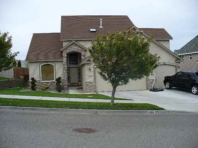 1999 Newhaven Loop photo 1