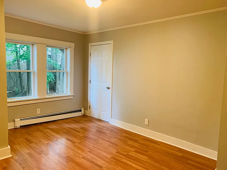 906 Portland Street — Photo 6