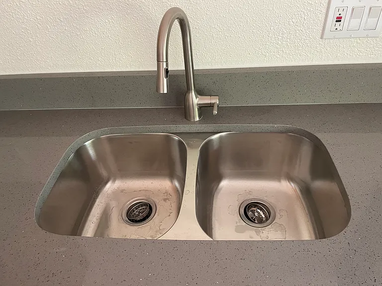 NE Sherwood Pl — Photo 9