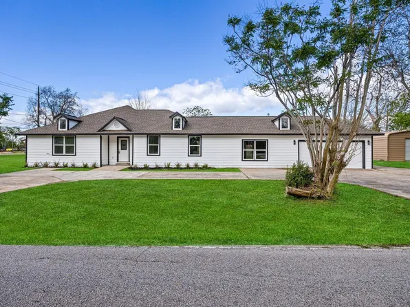 1214 Main St, Alvin, TX 77511