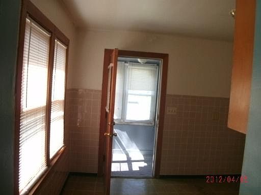 3rd image of 15216 S Loomis Ave