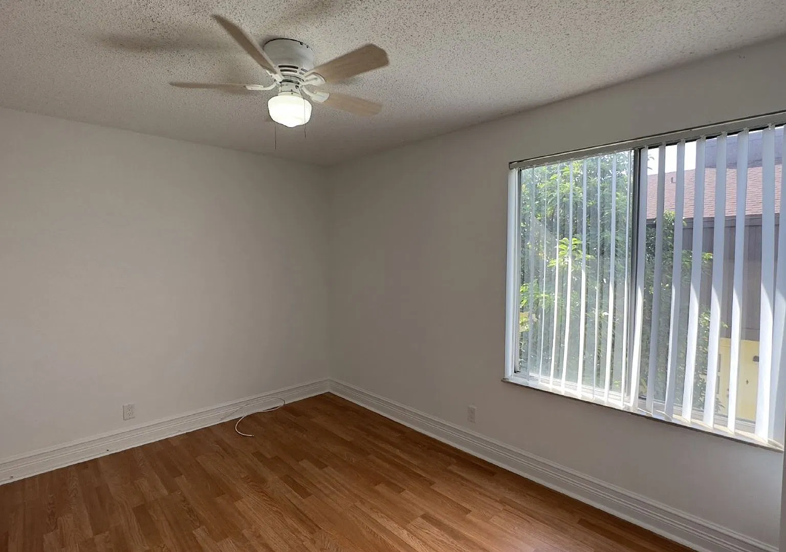 Charming 3-Bedroom Retreat with Spacious Living in West Palm Beach! — Photo 2