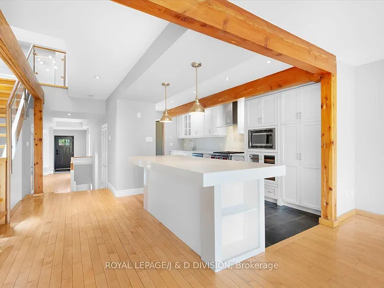 73 Astley Ave — Photo 9