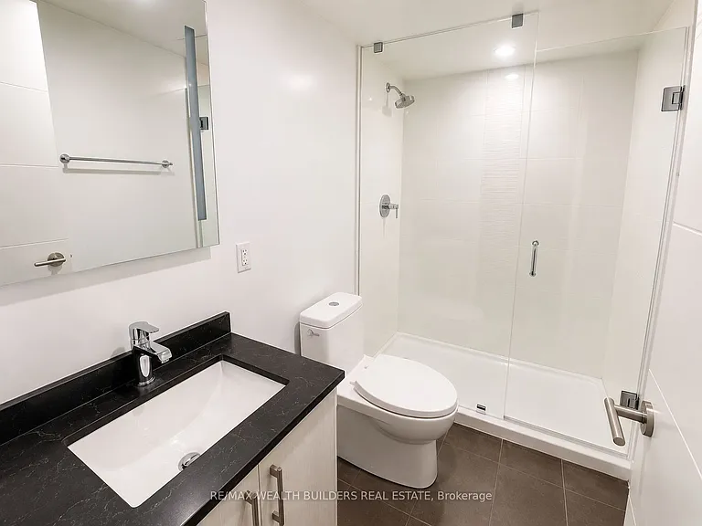 211 Jarvis St #4 — Photo 7