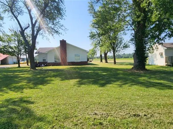 5960 SE Beasley Rd, Riverton, KS 66770