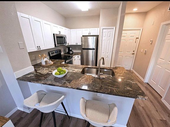 5th image of 1810 E PALM AVENUE #1210