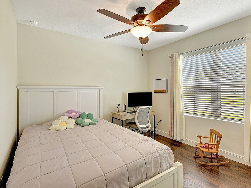 1st image of 4520 SW Oscar Court