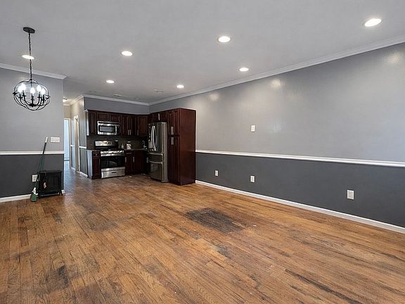 5th image of 1094 Blake Ave Floor 2