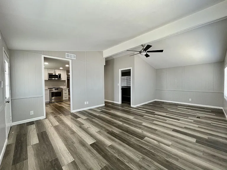 738 Swan Dr — Photo 6