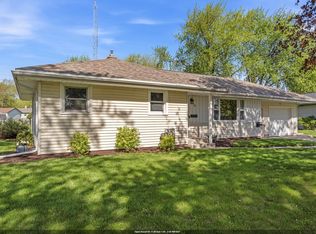 18 N Saint Josephs Ln, Fond Du Lac, WI 54935