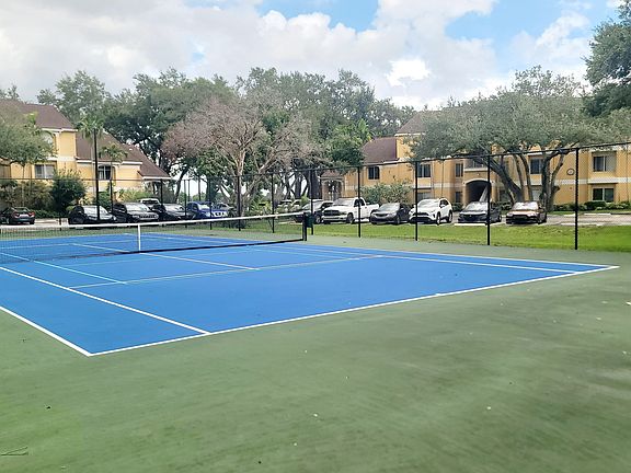 3rd image of 2667 NW 33rd St