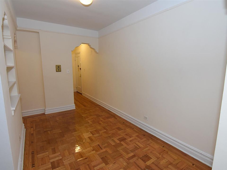 1st image of 2828 Kings Hwy APT 2D