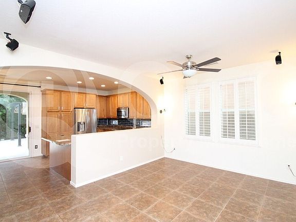 5th image of 1107 W Dawn Dr