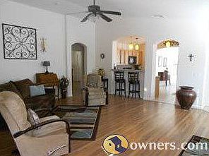 LARGE LIVINGROOM