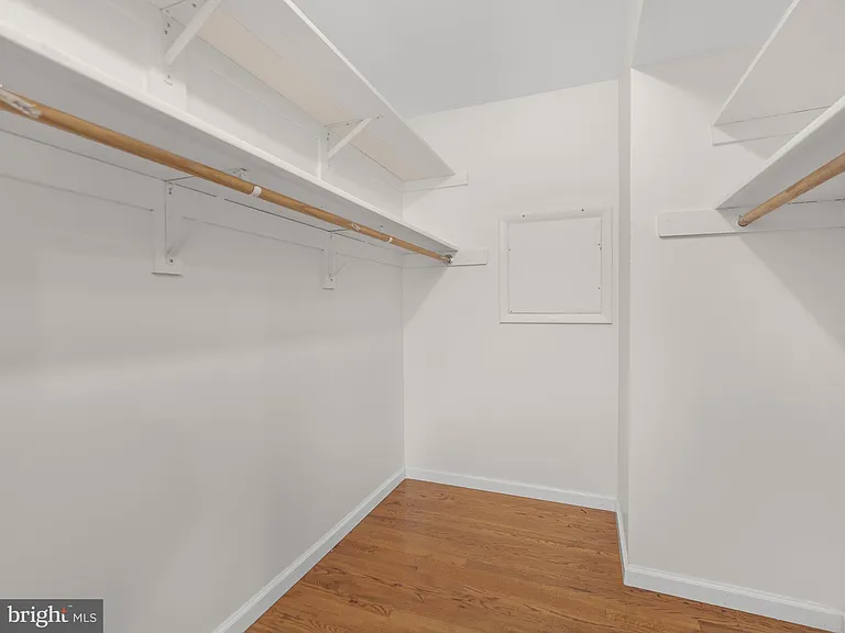 14204 Woodcrest Dr — Photo 36