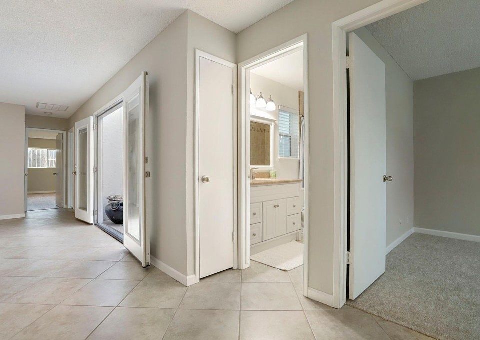 1st image of 1024 Dartmoor Cir