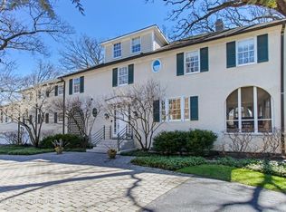 1154 Pine St, Winnetka, IL 60093