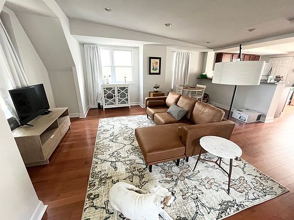 3rd image of 204 Sumac St APT 3