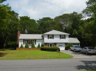 12 Jonathan Ln, Bedford, MA 01730