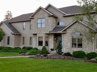 2783 Jumpers Dr, Akron, OH 44333