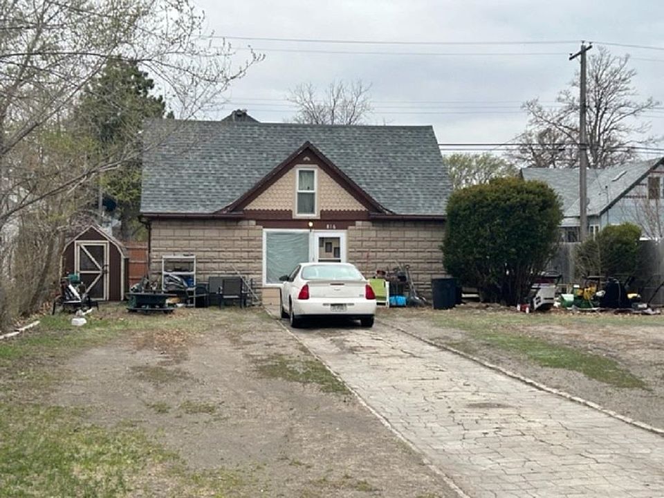1st image of 816 W 5th St