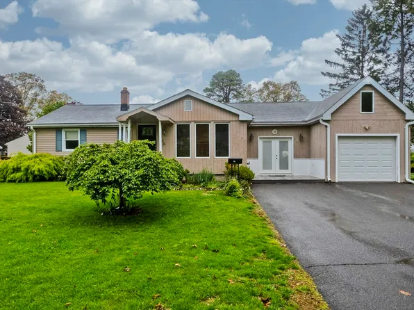 36 Noel St, South Hadley, MA 01075