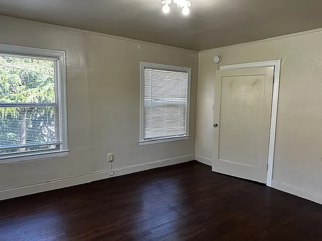 CharlesBee Apartments — Photo 11