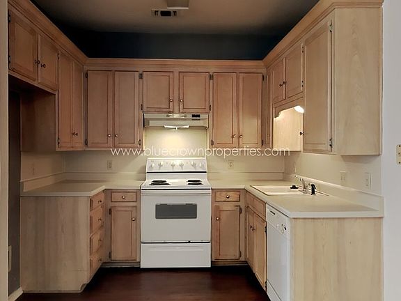 4th image of 10317 Lone Pine Ln