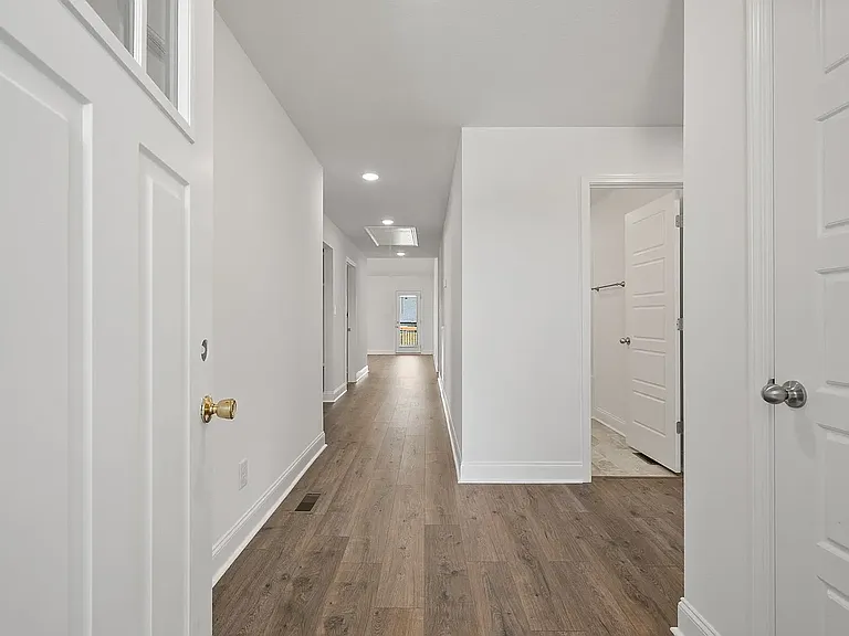 1232 Iris Glen Dr — Photo 4