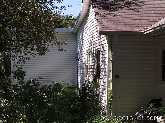 3rd image of 2912 Villa Ave