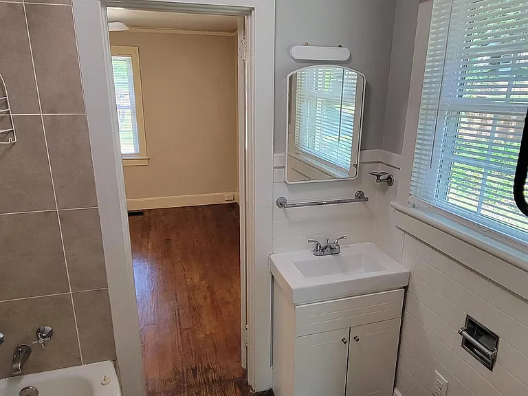 307 Jennings Ave #1 — Photo 9