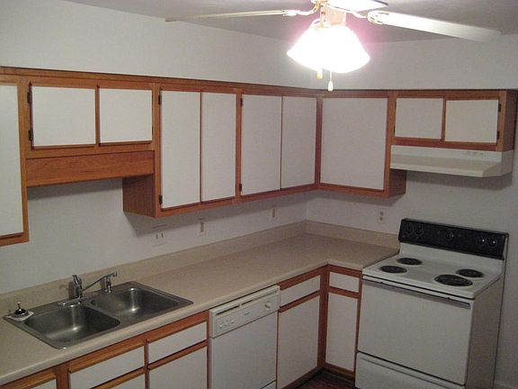 4th image of 1826 Bennington St SE