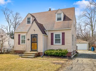 196 N Glade Ave, Elmhurst, IL 60126