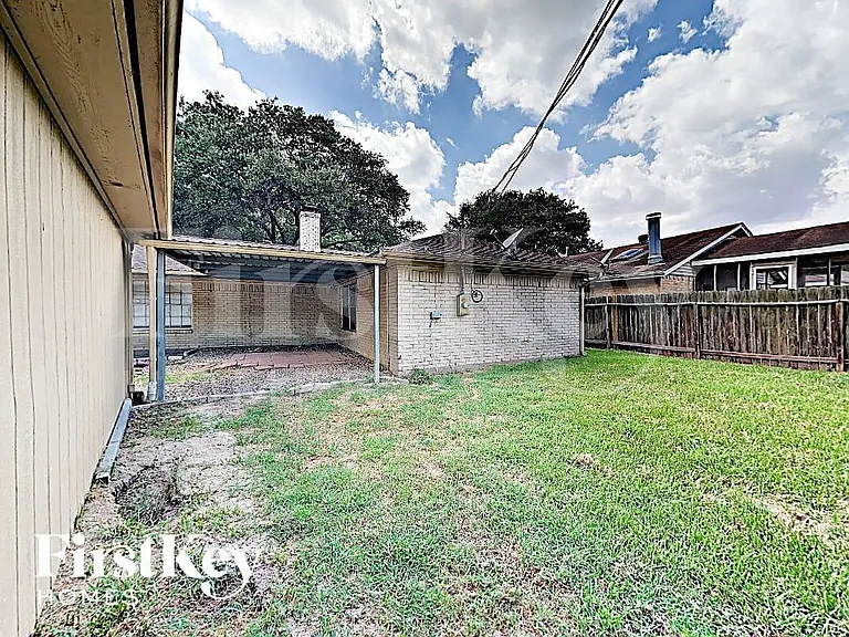 6610 Rowell Ct — Photo 14