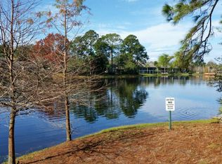 8787 Como Lake Dr, Jacksonville, FL 32256