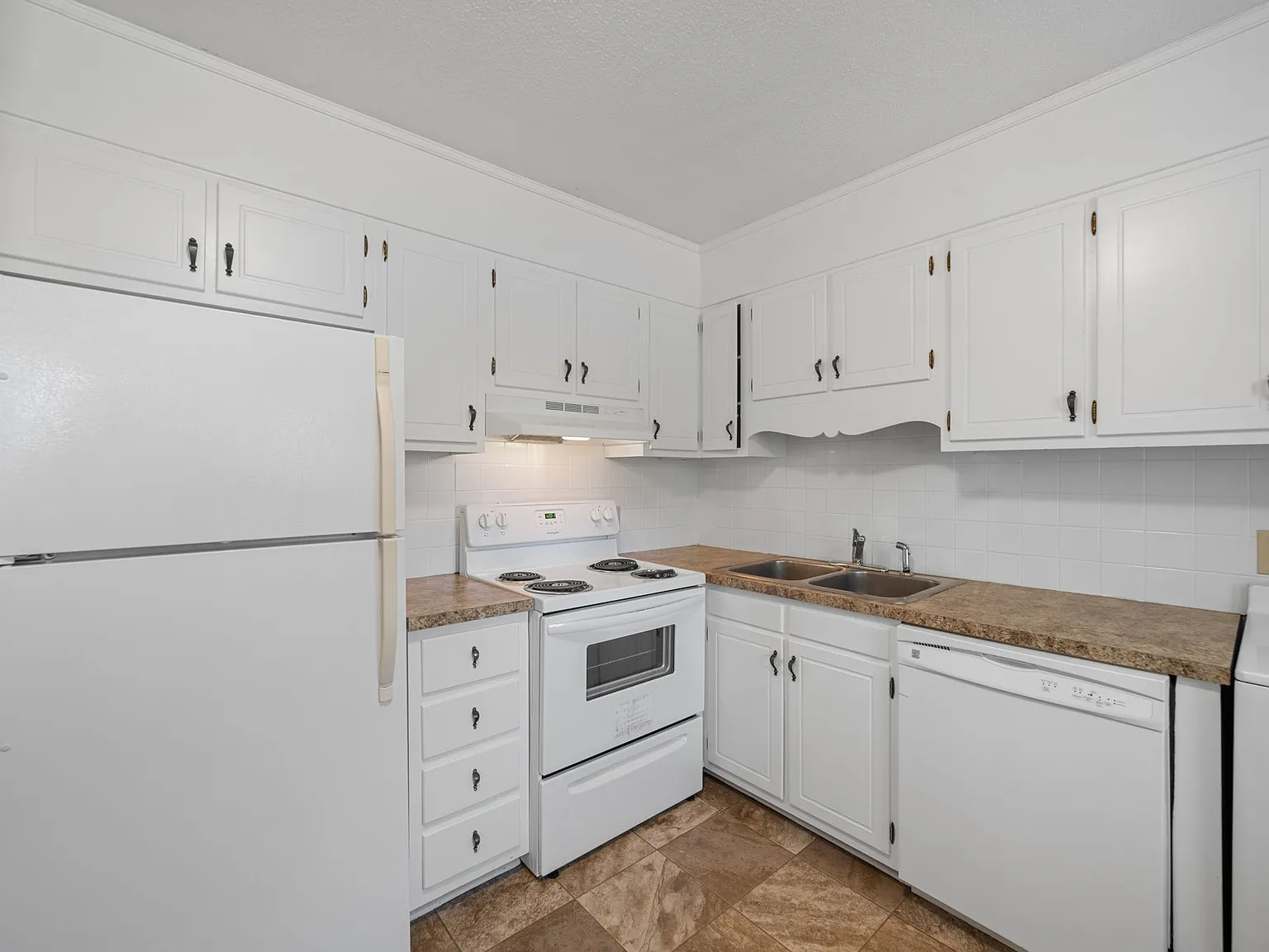 2 bed, 740 sqft, $1,100 — Photo 3