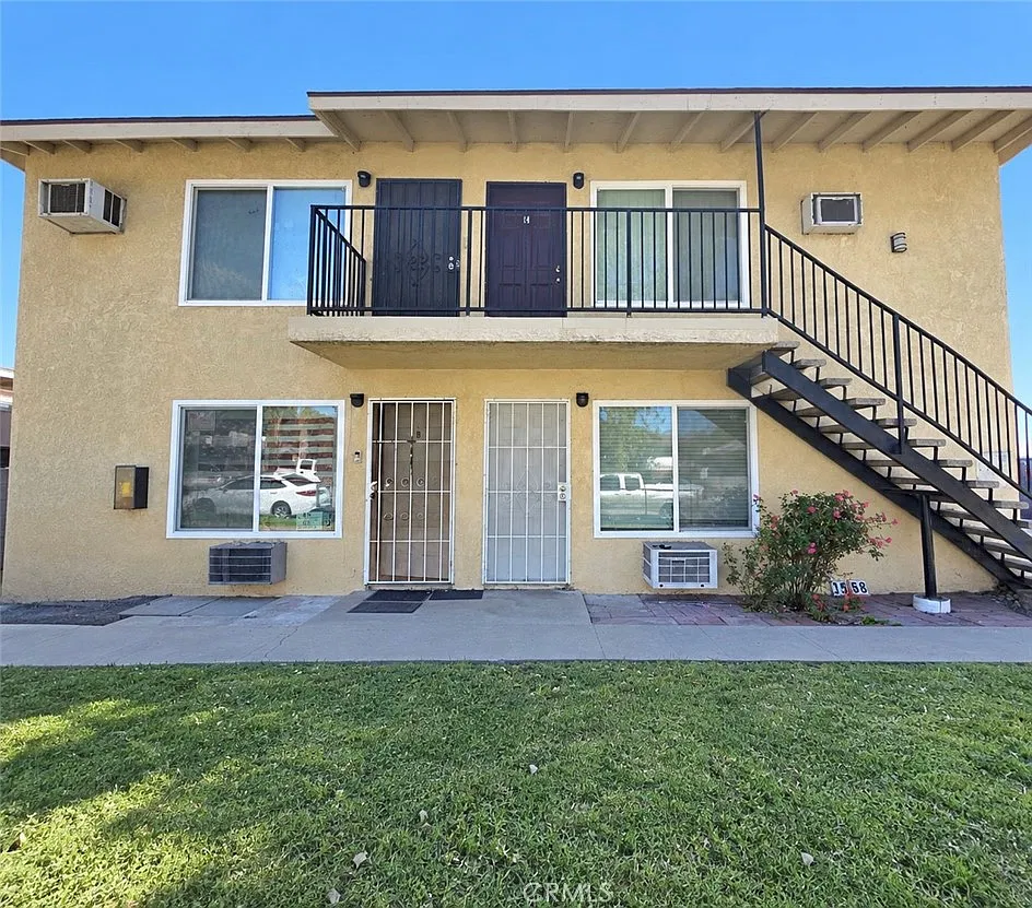 2 bed, 1000 sqft, $2,100 — Photo 1