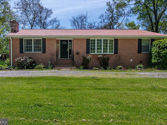 3rd image of 286 Falling Springs Rd