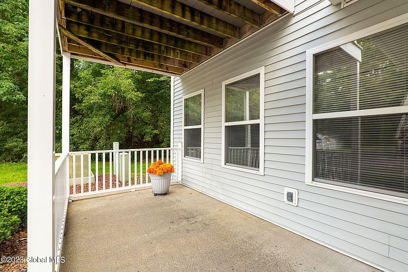 3rd image of 2001 Cambridge Manor Drive
